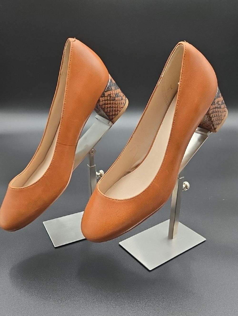Cole Haan Grand Tan Leather Round Toe Block  Pumps with Snakeskin Heel Size 6.5B